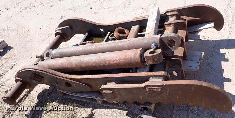 image for item IV9283 Pemberton Volvo EC330S  excavator thumb