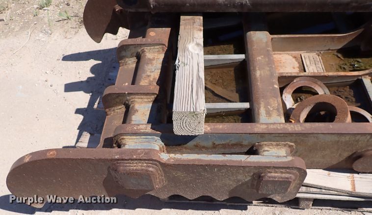 image for item IV9283 Pemberton Volvo EC330S  excavator thumb