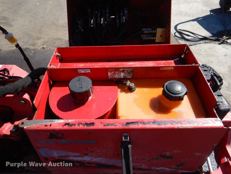 image for item JY9941 2006 Vermeer SC252  stump grinder