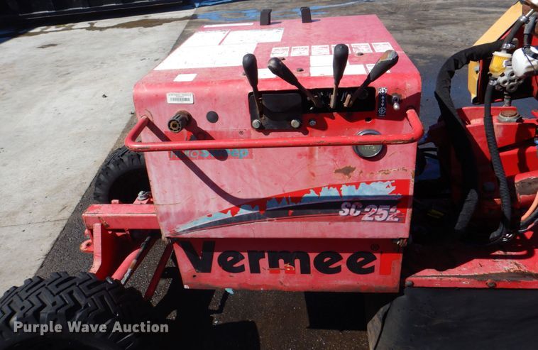 image for item JY9941 2006 Vermeer SC252  stump grinder