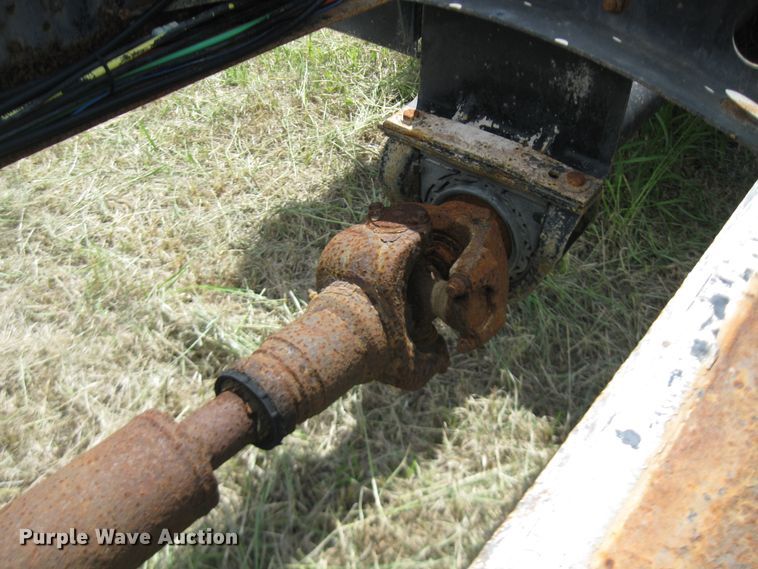 image for item DF4712 1994 Freightliner FLD120  truck cab and chassis