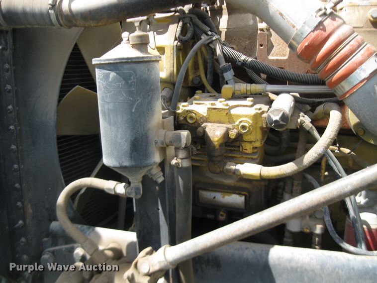 image for item DF4712 1994 Freightliner FLD120  truck cab and chassis