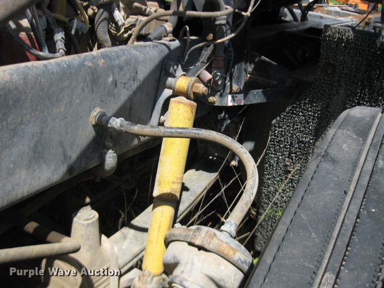 image for item DF4712 1994 Freightliner FLD120  truck cab and chassis