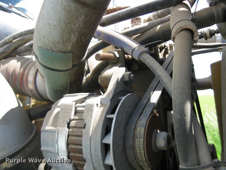 image for item DF4712 1994 Freightliner FLD120  truck cab and chassis