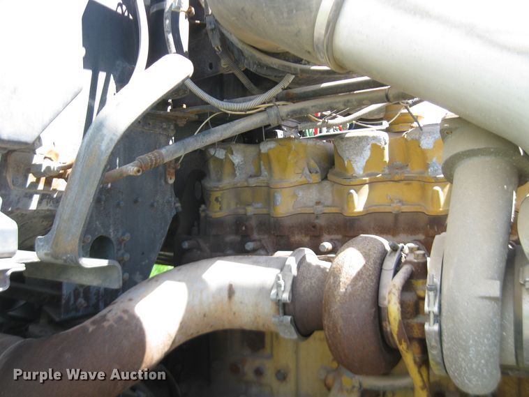 image for item DF4712 1994 Freightliner FLD120  truck cab and chassis