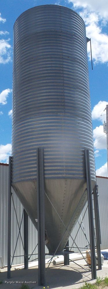 image for item DI5638 Grain bin