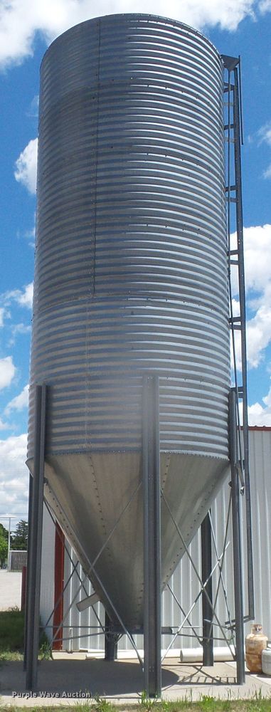 image for item DI5638 Grain bin