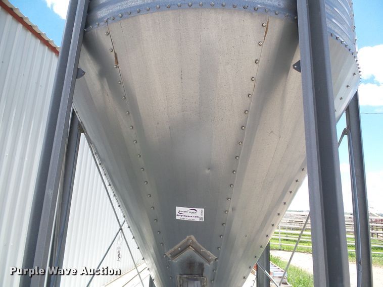 image for item DI5638 Grain bin