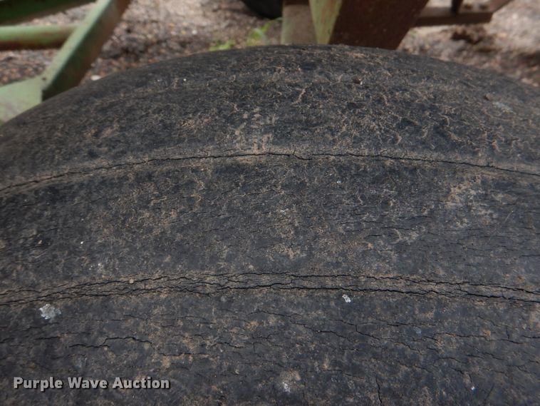 image for item DJ0466 John Deere 224  rigid head