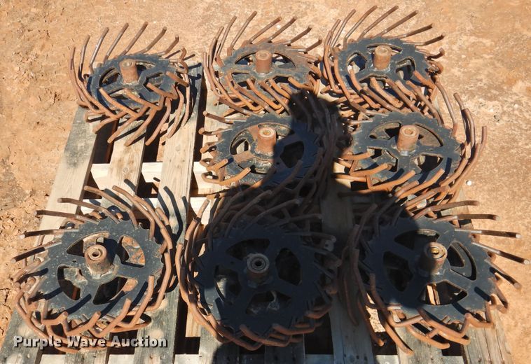 image for item DJ5003 (16) Schlagel 15" no-till gauge wheels