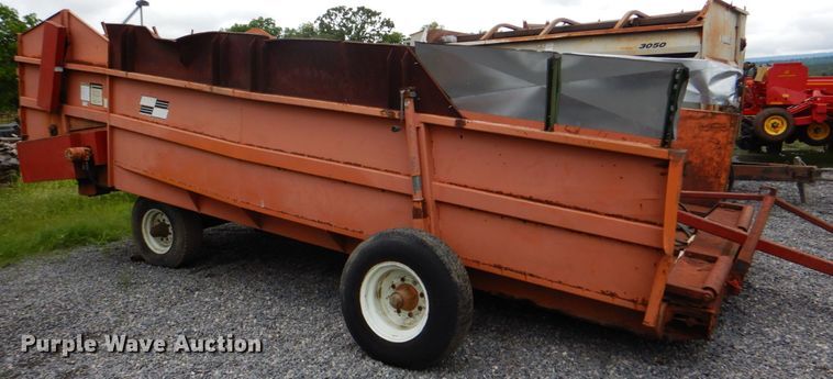 image for item DK5702 Kelly-Ryan Centerline  silage bagger