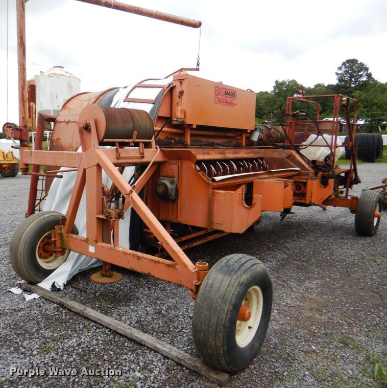 image for item DK5702 Kelly-Ryan Centerline  silage bagger