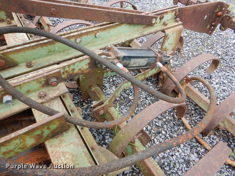 image for item DK5703 John Deere  cultipacker