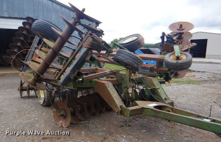 image for item DK5705 John Deere 640  tandem disk