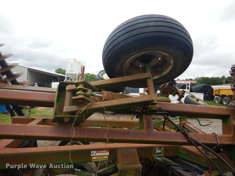 image for item DK5705 John Deere 640  tandem disk