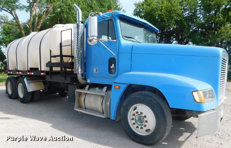 image for item DK8550 1993 Freightliner FLD120  nurse tank truck