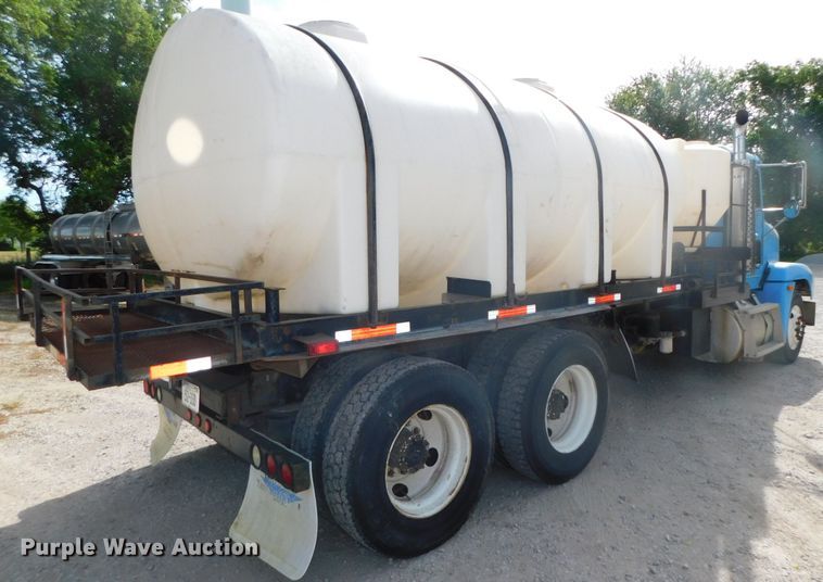 image for item DK8550 1993 Freightliner FLD120  nurse tank truck