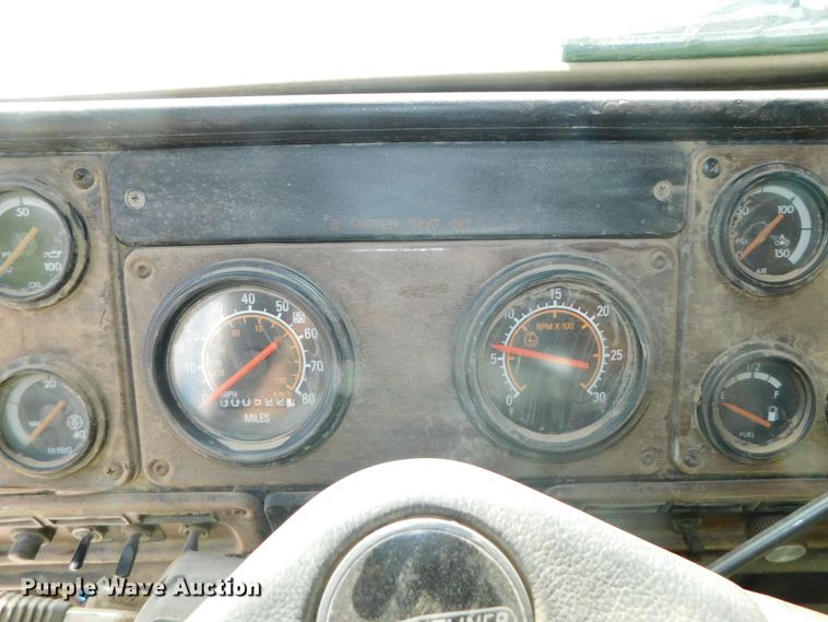 image for item DK8550 1993 Freightliner FLD120  nurse tank truck