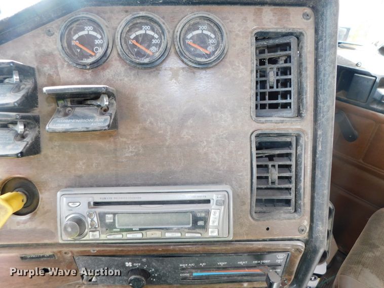 image for item DK8550 1993 Freightliner FLD120  nurse tank truck