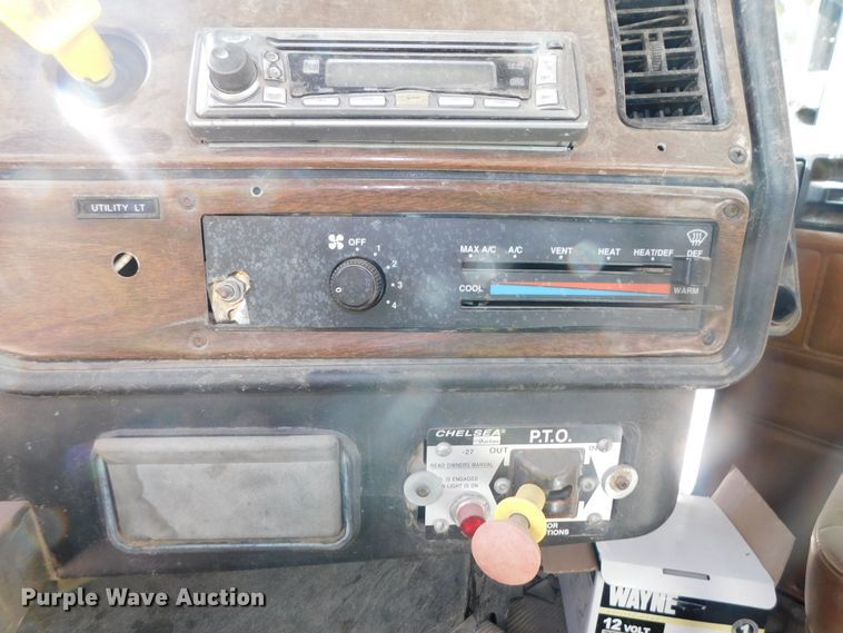 image for item DK8550 1993 Freightliner FLD120  nurse tank truck