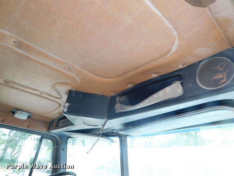 image for item DK8550 1993 Freightliner FLD120  nurse tank truck