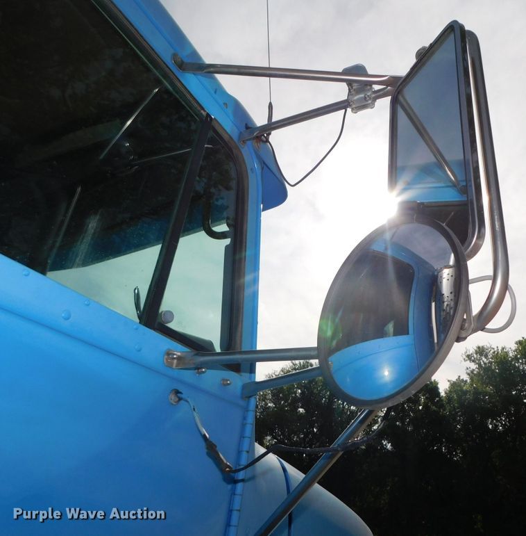 image for item DK8550 1993 Freightliner FLD120  nurse tank truck