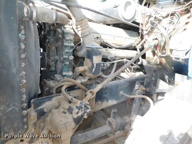 image for item DK8550 1993 Freightliner FLD120  nurse tank truck