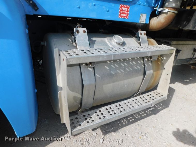 image for item DK8550 1993 Freightliner FLD120  nurse tank truck