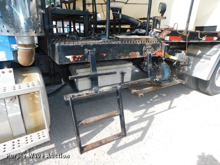 image for item DK8550 1993 Freightliner FLD120  nurse tank truck