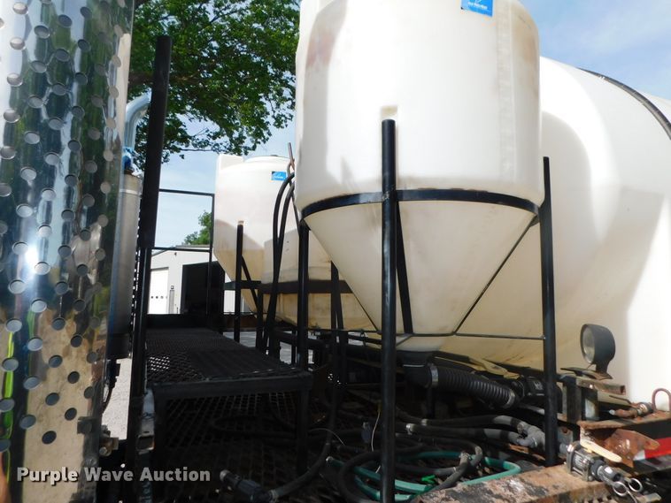 image for item DK8550 1993 Freightliner FLD120  nurse tank truck