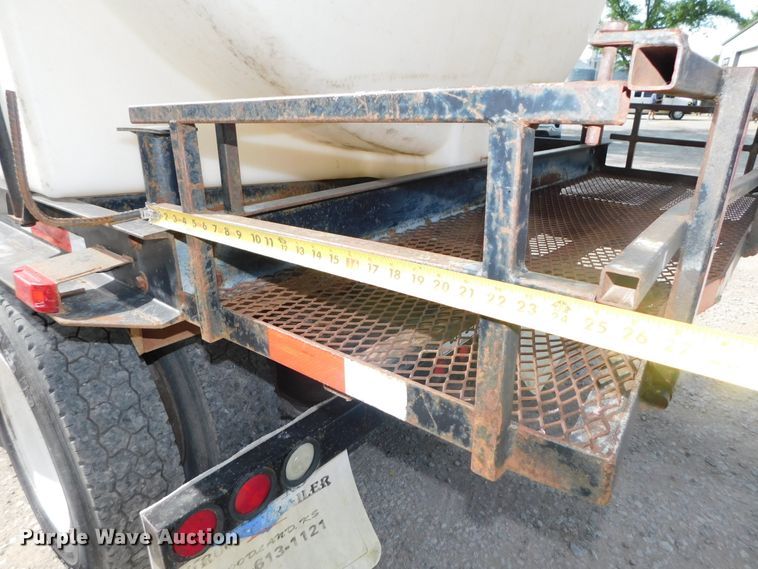 image for item DK8550 1993 Freightliner FLD120  nurse tank truck