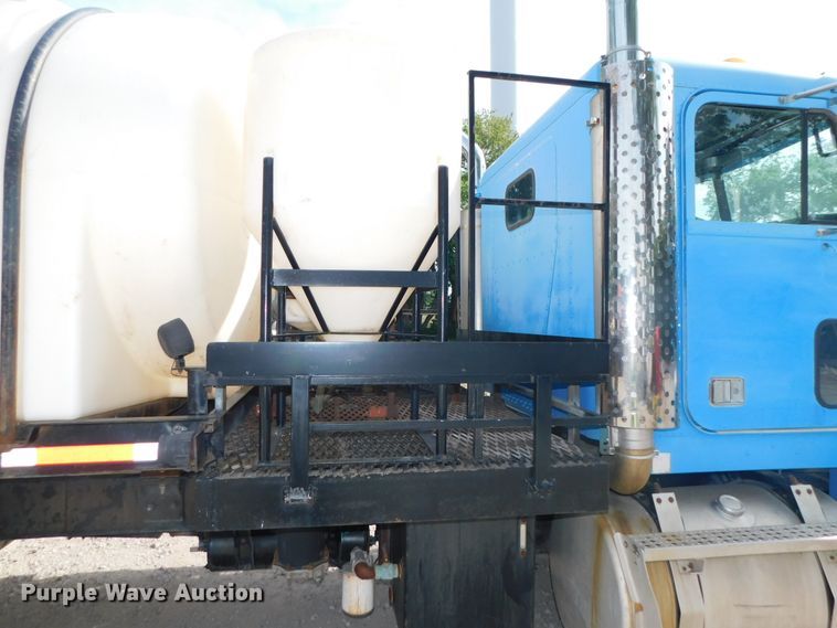 image for item DK8550 1993 Freightliner FLD120  nurse tank truck