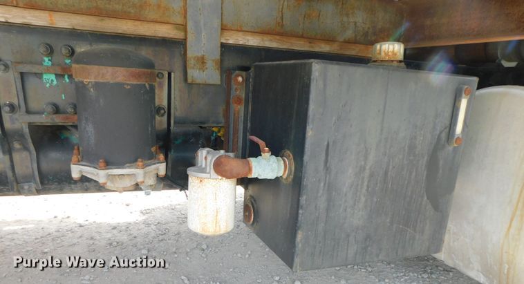 image for item DK8550 1993 Freightliner FLD120  nurse tank truck