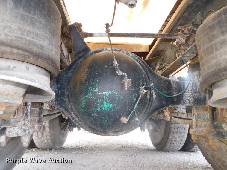 image for item DK8550 1993 Freightliner FLD120  nurse tank truck