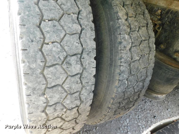 image for item DK8550 1993 Freightliner FLD120  nurse tank truck