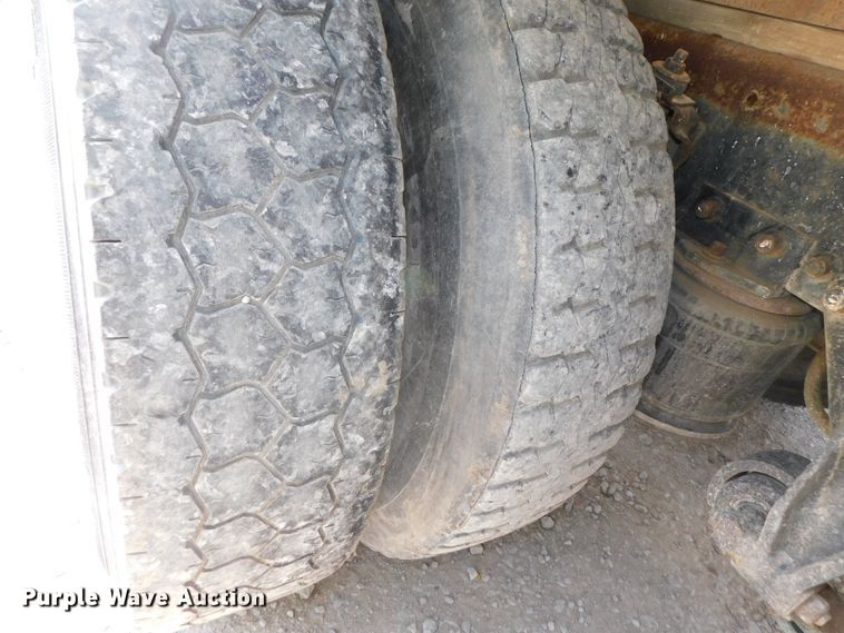 image for item DK8550 1993 Freightliner FLD120  nurse tank truck