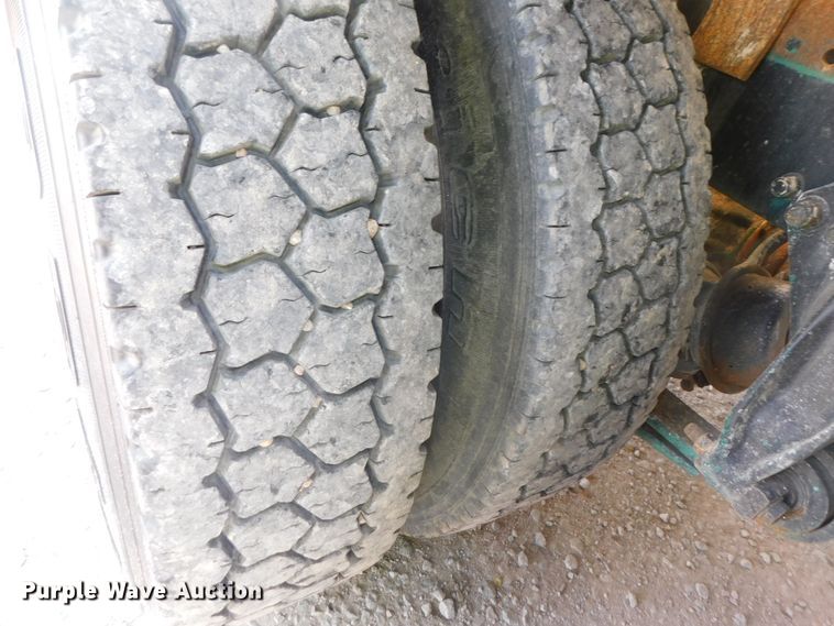 image for item DK8550 1993 Freightliner FLD120  nurse tank truck