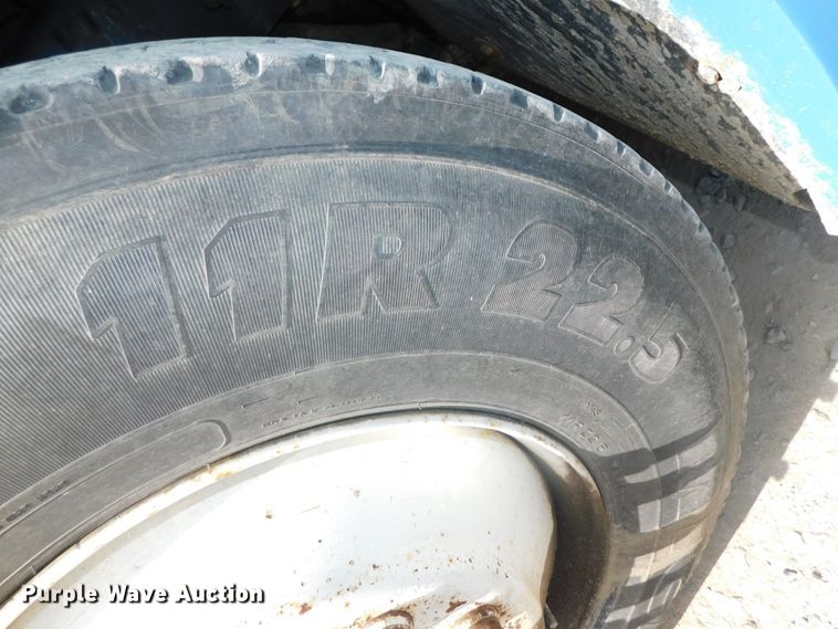 image for item DK8550 1993 Freightliner FLD120  nurse tank truck