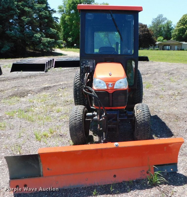 image for item DK8557 2007 Kubota B2630  MFWD tractor