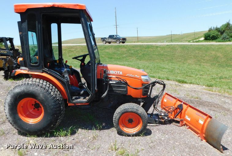 image for item DK8557 2007 Kubota B2630  MFWD tractor