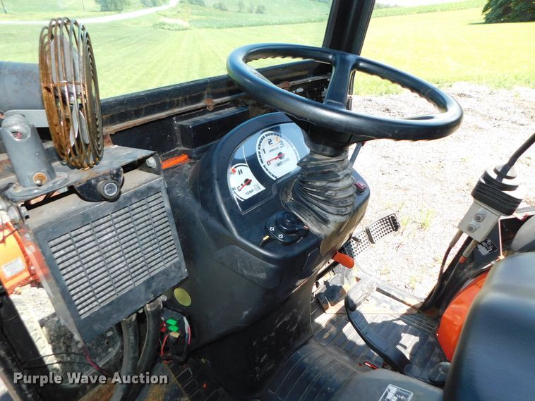 image for item DK8557 2007 Kubota B2630  MFWD tractor