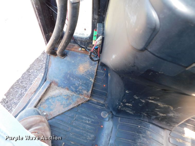 image for item DK8557 2007 Kubota B2630  MFWD tractor