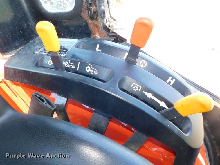 image for item DK8557 2007 Kubota B2630  MFWD tractor