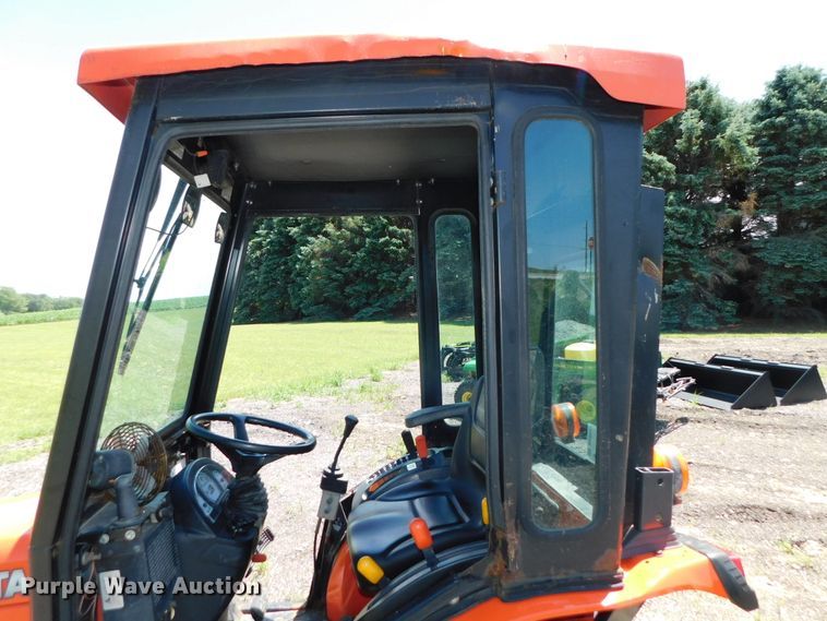 image for item DK8557 2007 Kubota B2630  MFWD tractor