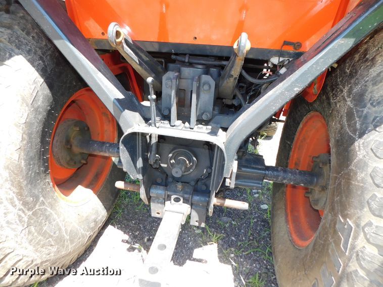 image for item DK8557 2007 Kubota B2630  MFWD tractor