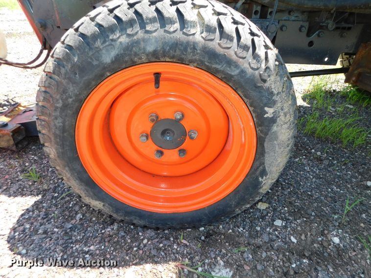 image for item DK8557 2007 Kubota B2630  MFWD tractor