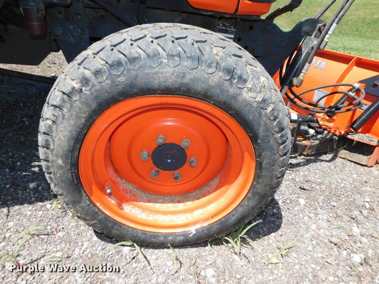 image for item DK8557 2007 Kubota B2630  MFWD tractor