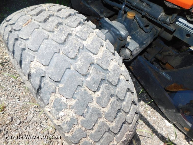 image for item DK8557 2007 Kubota B2630  MFWD tractor