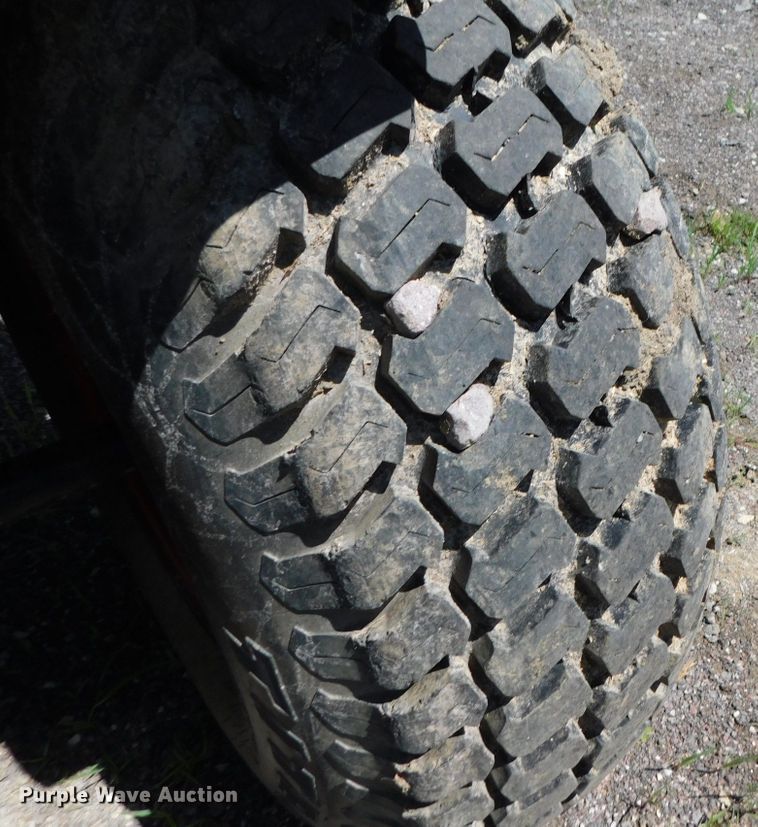 image for item DK8557 2007 Kubota B2630  MFWD tractor