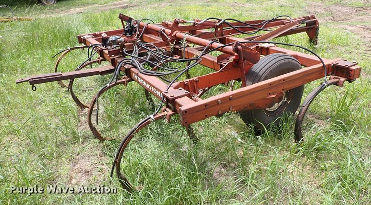 image for item DL7521 International 55  chisel